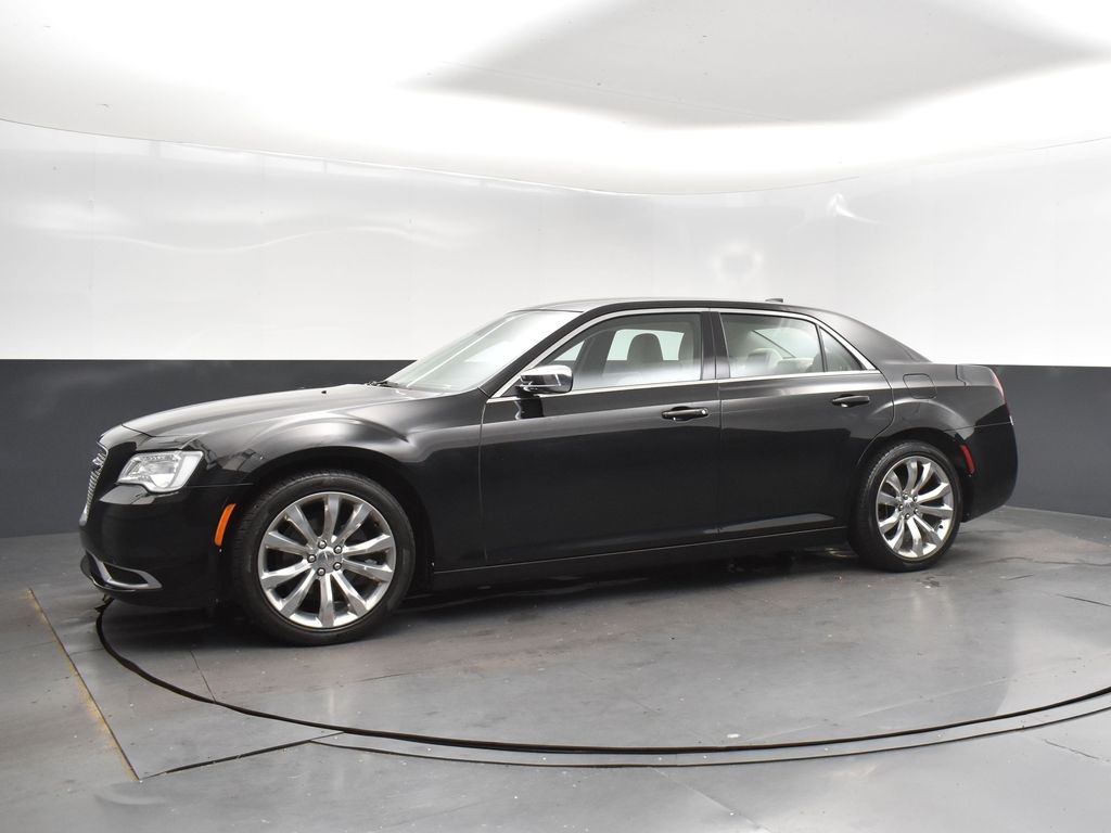 2020 Chrysler 300 Touring photo 3