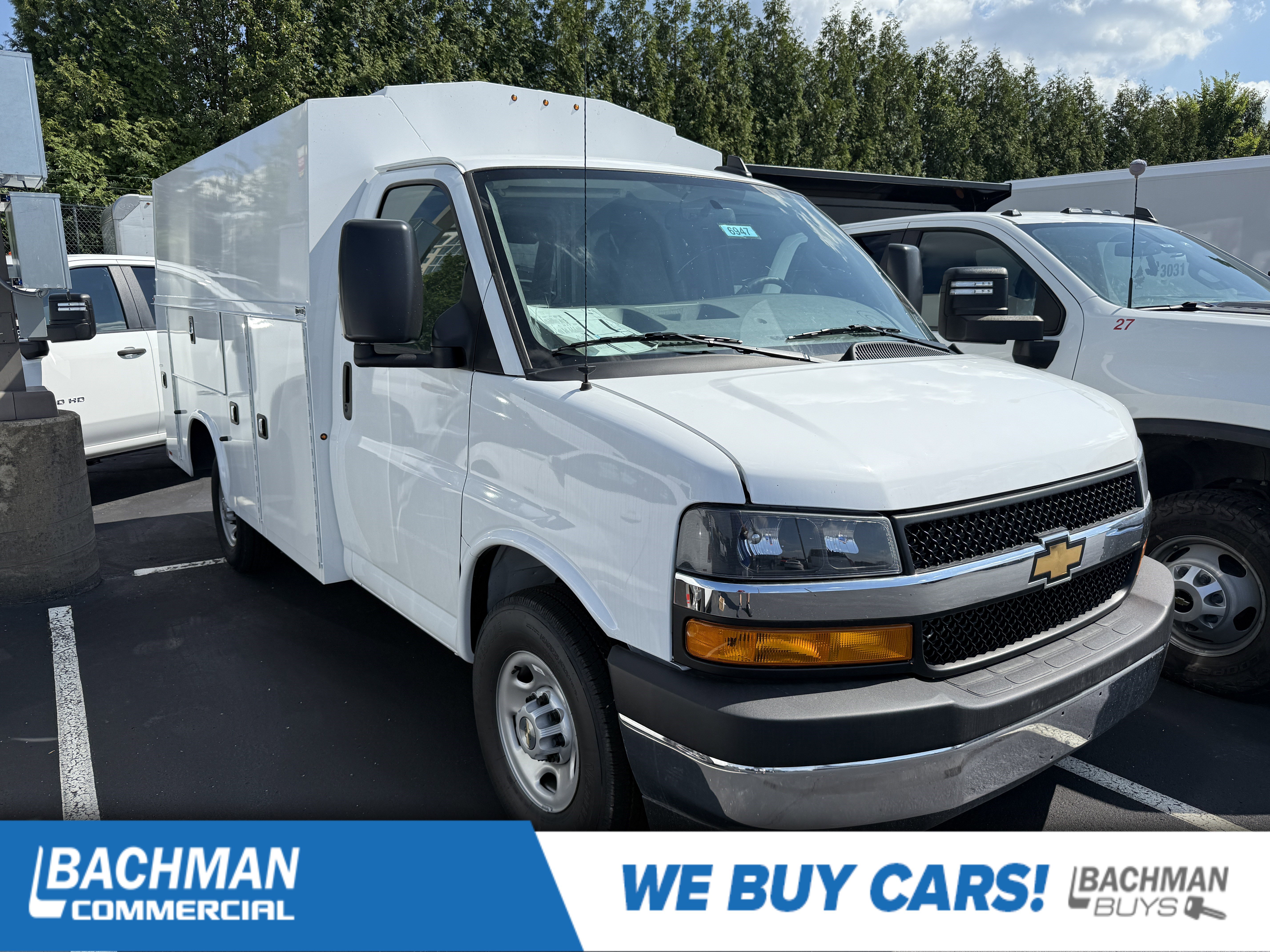 2025 Chevrolet Express Cutaway Base's photo