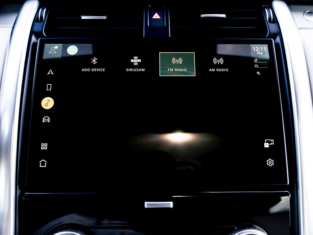 2024 Land Rover Discovery SE photo 27