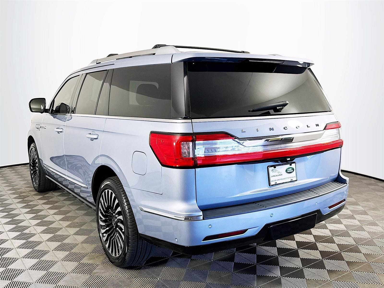 2019 Lincoln Navigator Black Label photo 4
