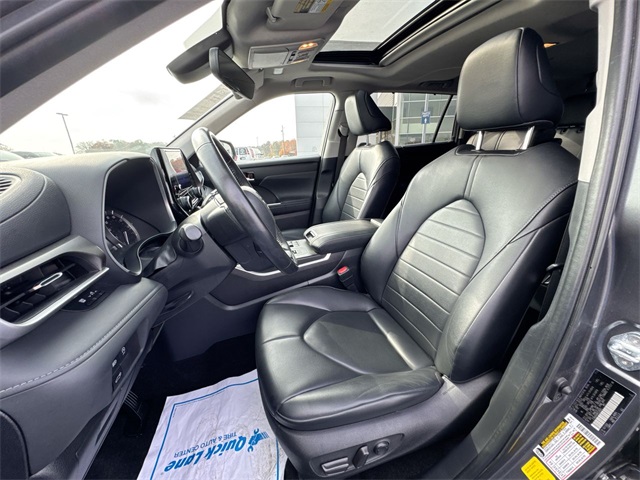 2024 Toyota Highlander XLE photo 3