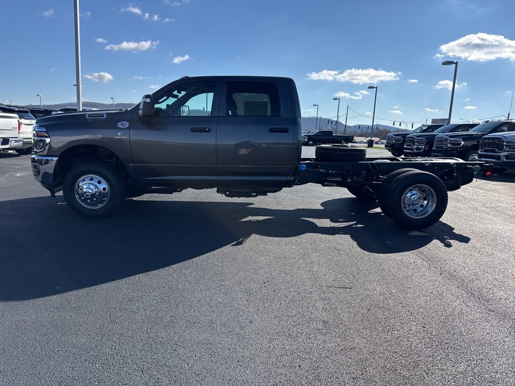 2026 Ram 3500 Tradesman photo 3