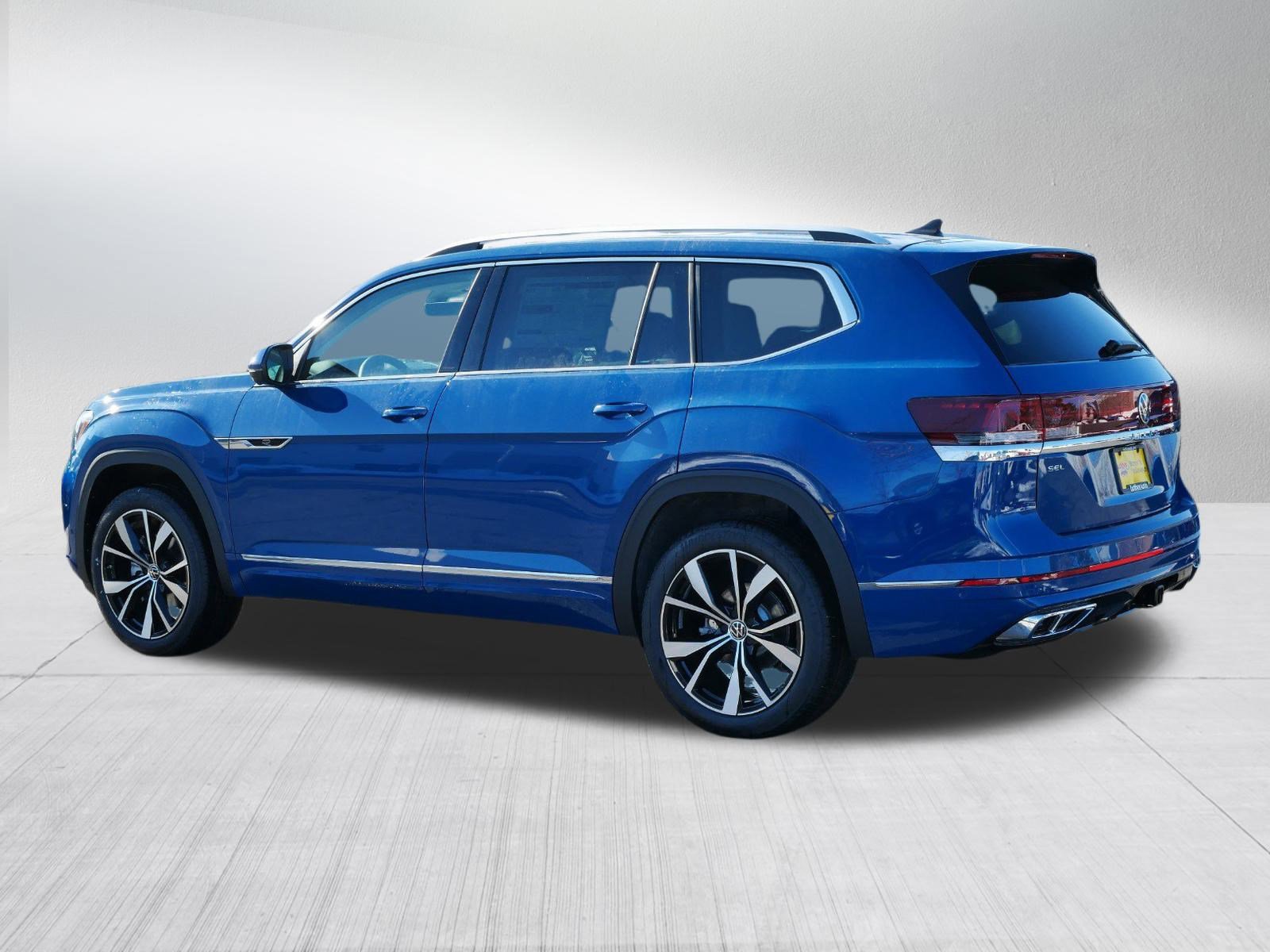 2025 Volkswagen Atlas SEL Premium R-Line photo 3