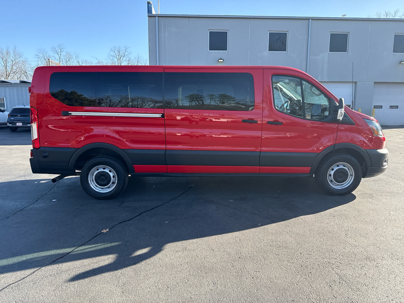 2020 Ford Transit Passenger XL photo 2