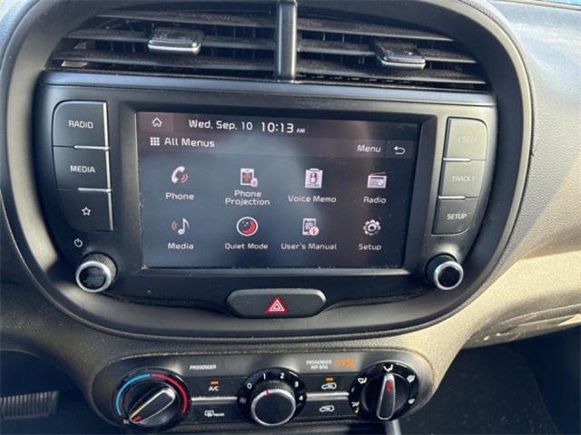 2022 Kia Soul LX photo 13