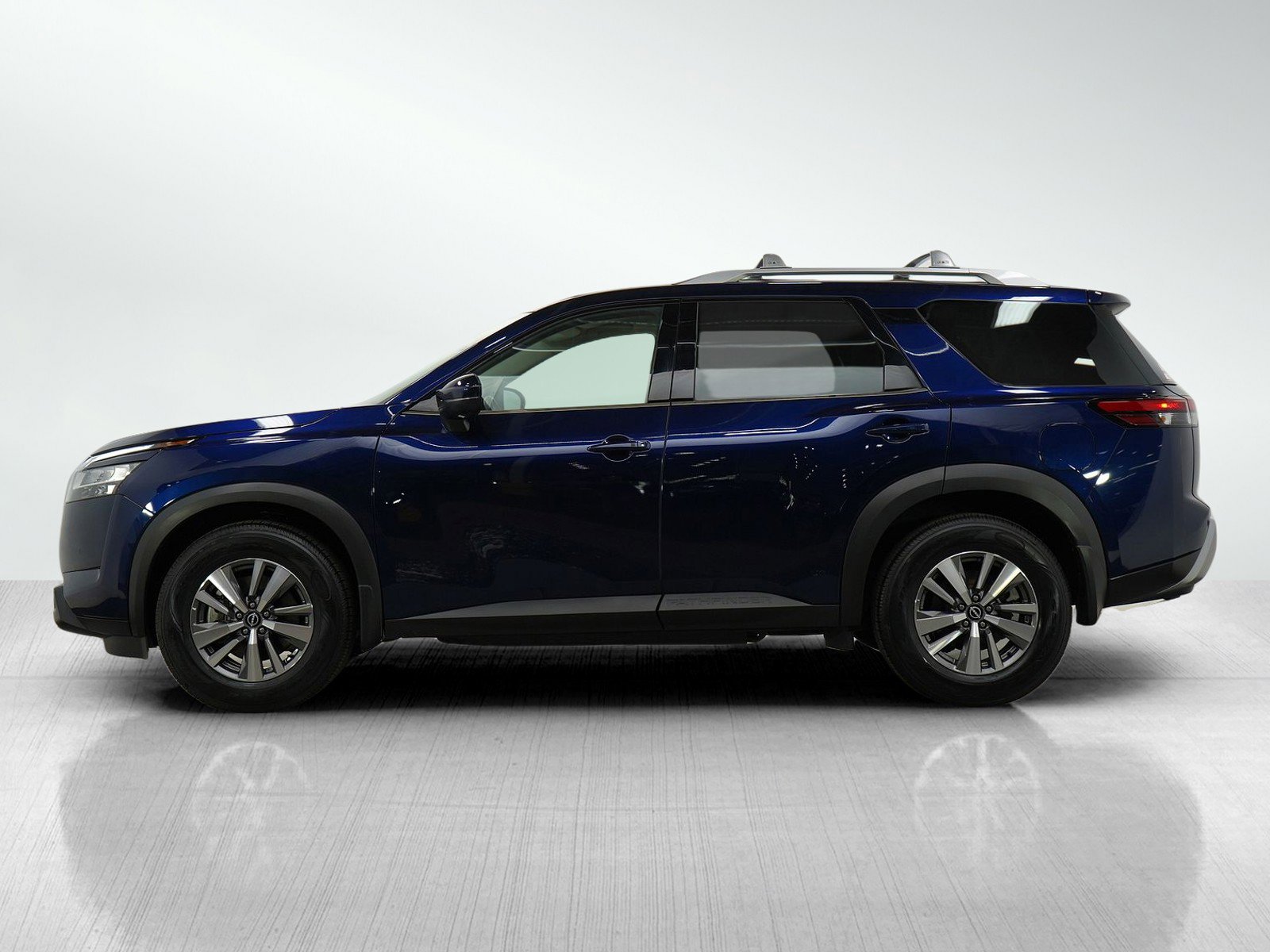 Used 2022 Nissan Pathfinder SL with VIN 5N1DR3CC1NC253618 for sale in White Bear Lake, Minnesota