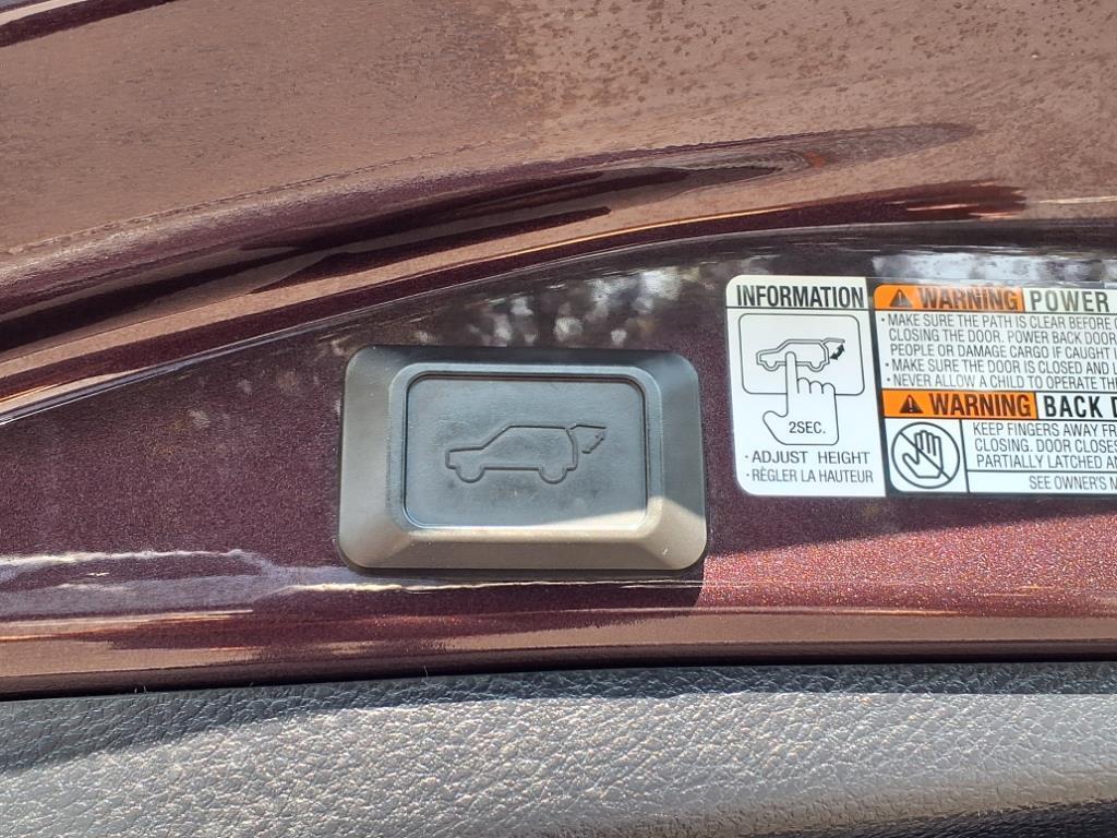 2017 Toyota RAV4 SE photo 24