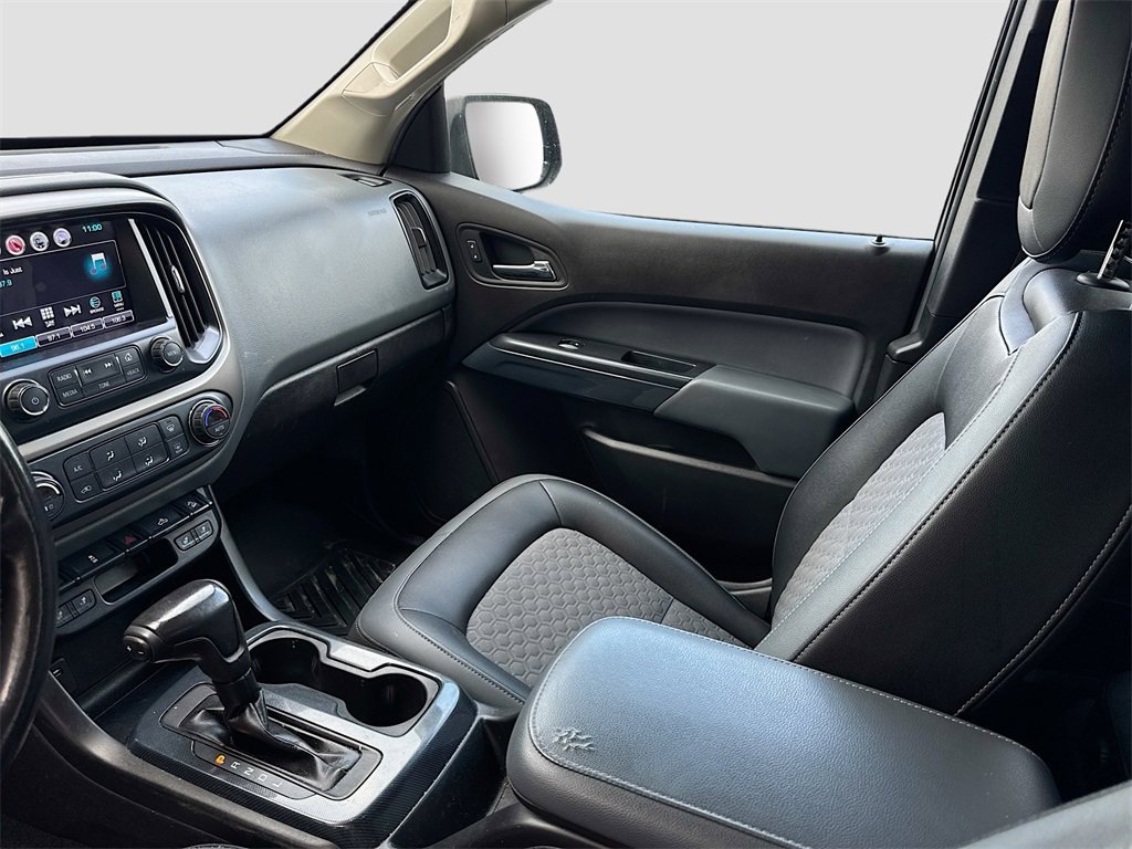 2017 Chevrolet Colorado Z71 photo 25