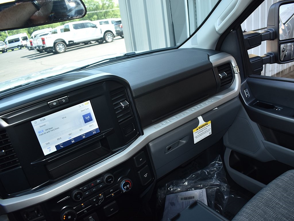 2025 Ford F-250 XLT photo 14