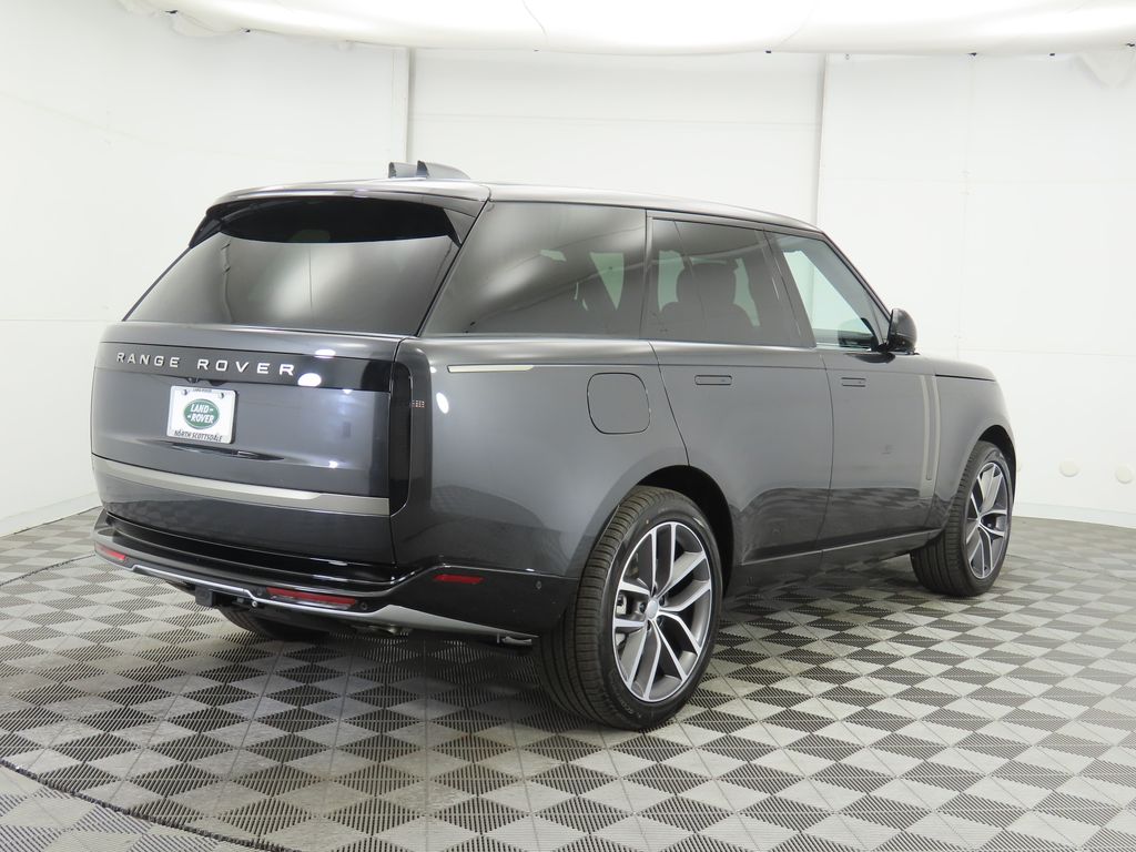 2025 Land Rover Range Rover SE photo 5