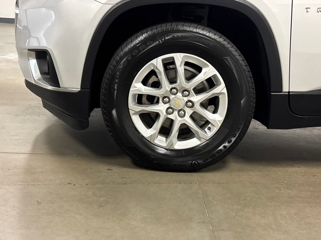 2019 Chevrolet Traverse Leather photo 2