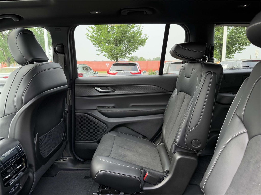 2025 Jeep Grand Cherokee Altitude X photo 6
