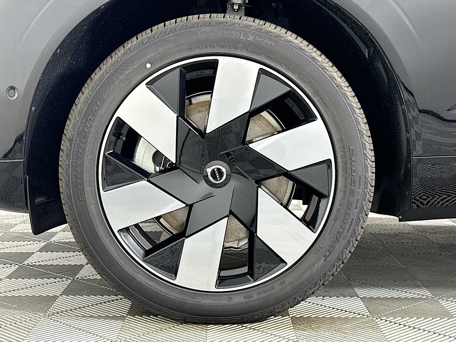 2025 Volvo XC60 T8 Plus photo 25