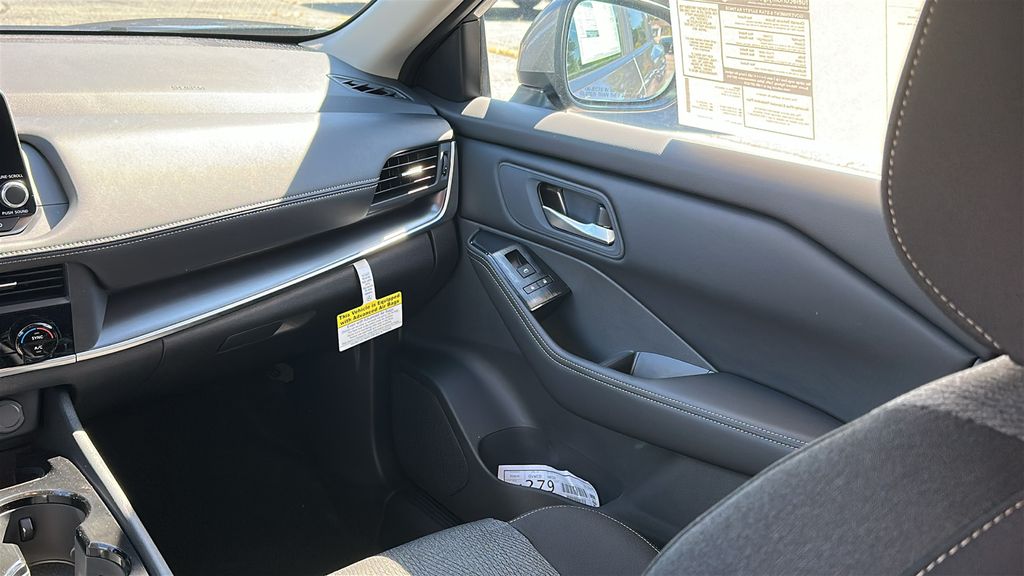 2026 Nissan Rogue SV photo 24