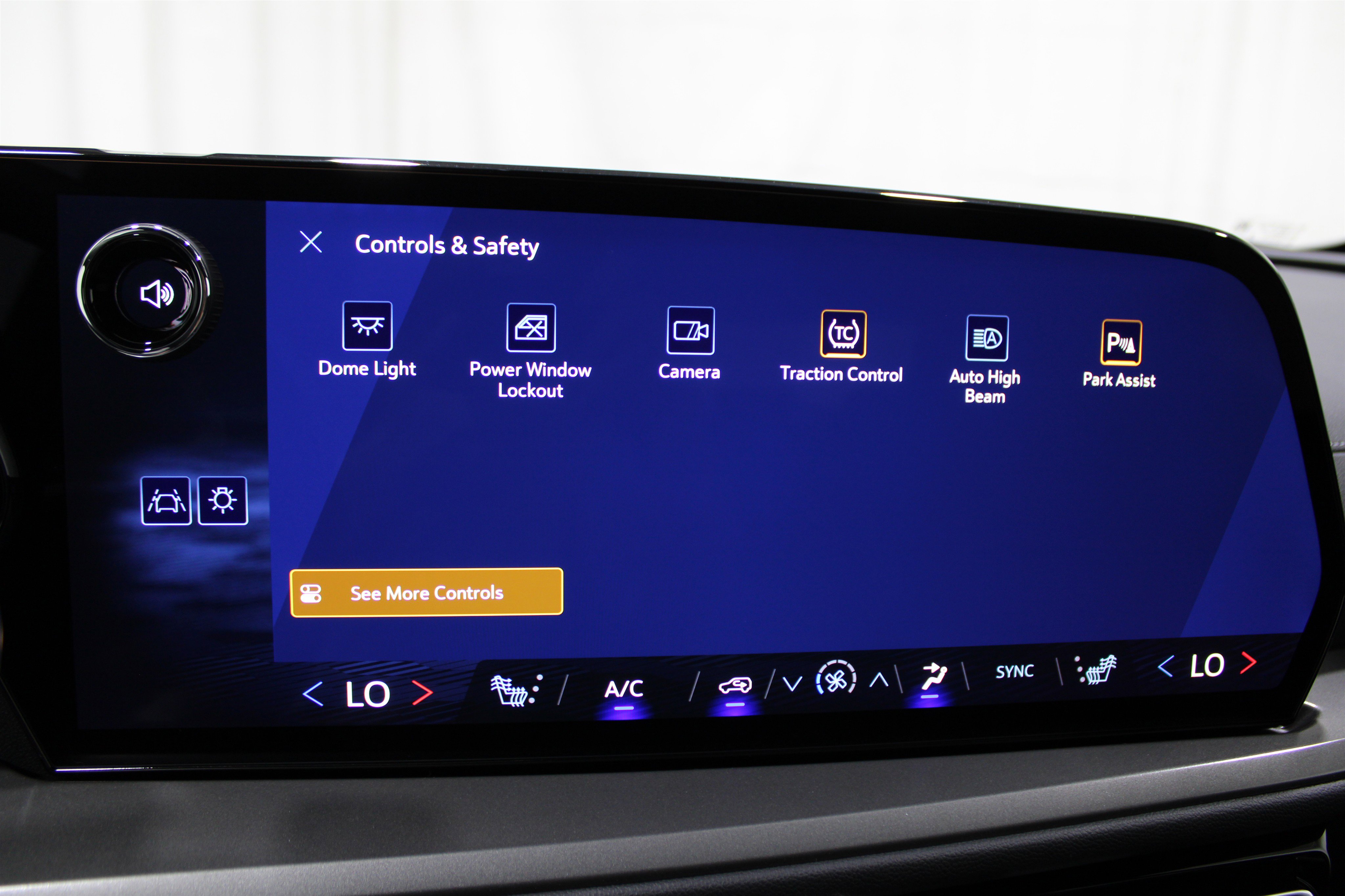 2026 Chevrolet Traverse photo 11