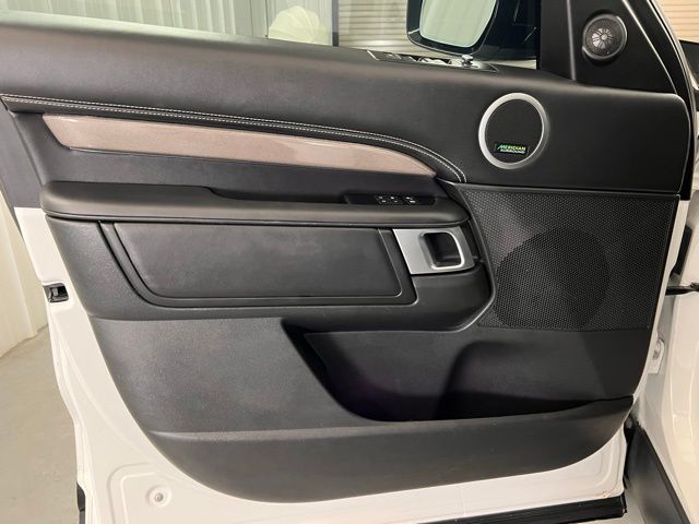 2020 Land Rover Discovery HSE Luxury photo 7