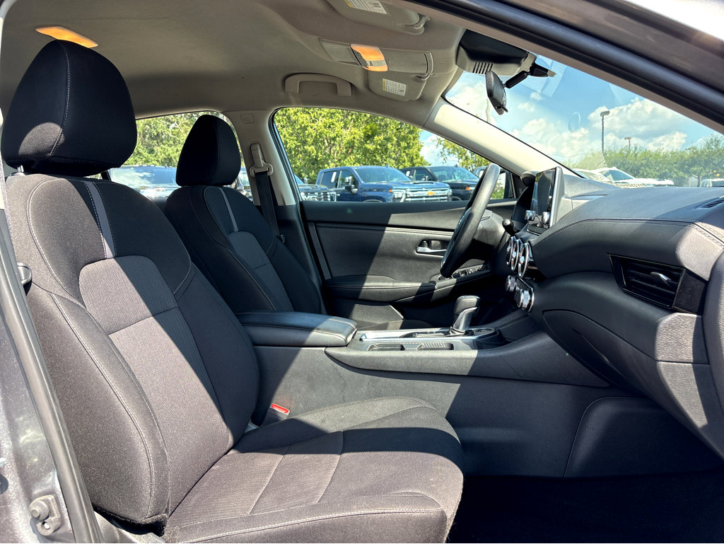 2023 Nissan Sentra SV photo 11