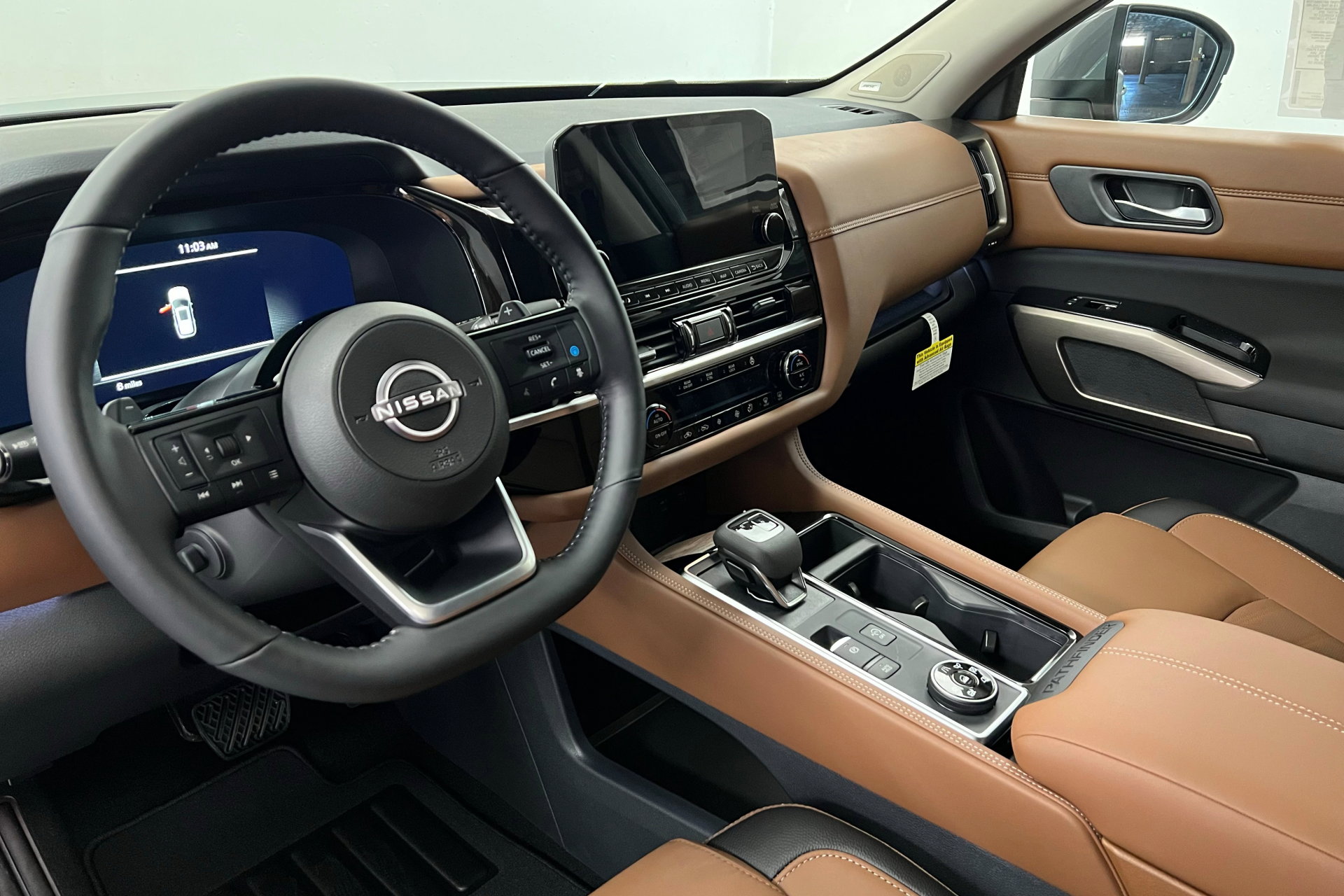 2025 Nissan Pathfinder Platinum photo 15