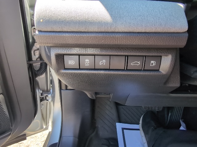 2025 Toyota Camry LE photo 15