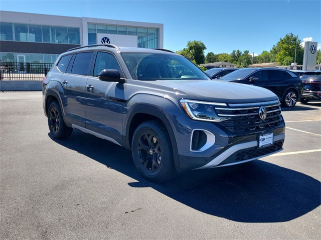 2025 Volkswagen Atlas Peak Edition SE photo 7