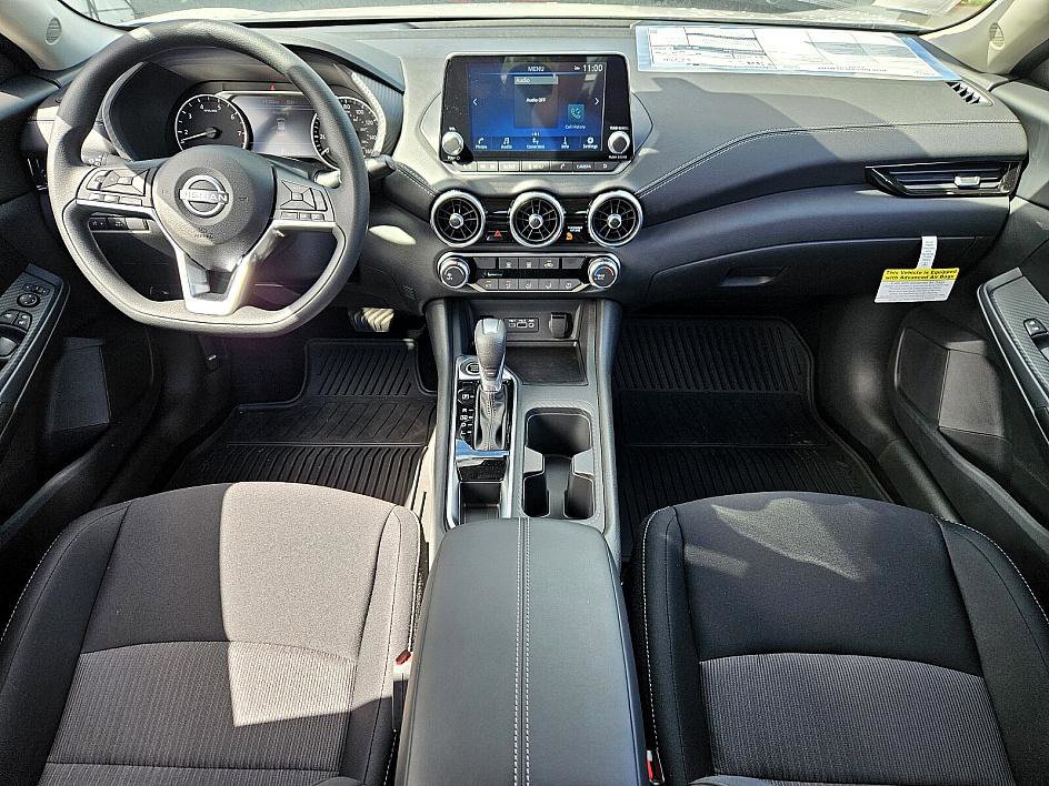 2025 Nissan Sentra SV photo 10