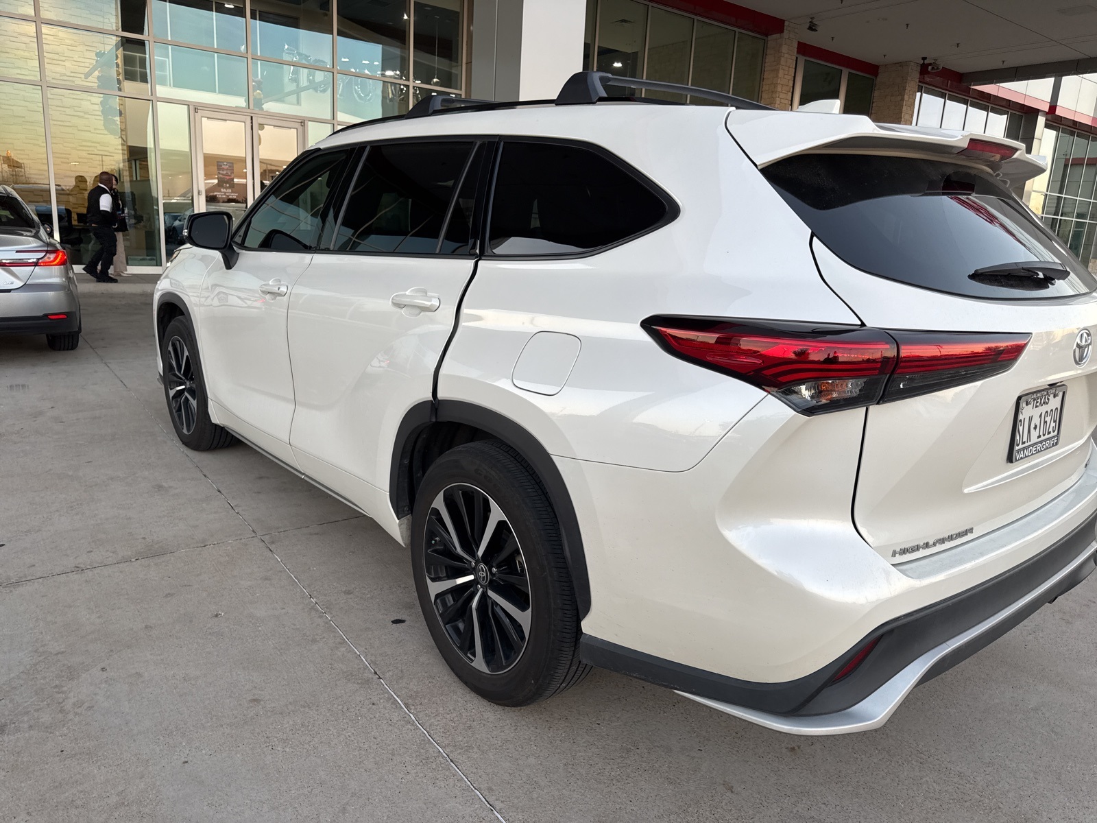 2021 Toyota Highlander XSE photo 4