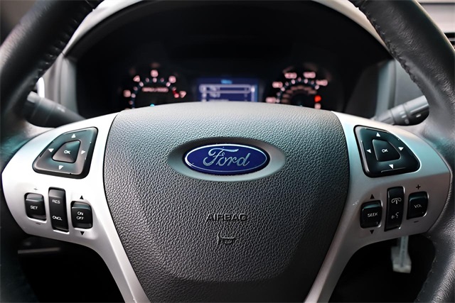 2015 Ford Explorer XLT photo 11