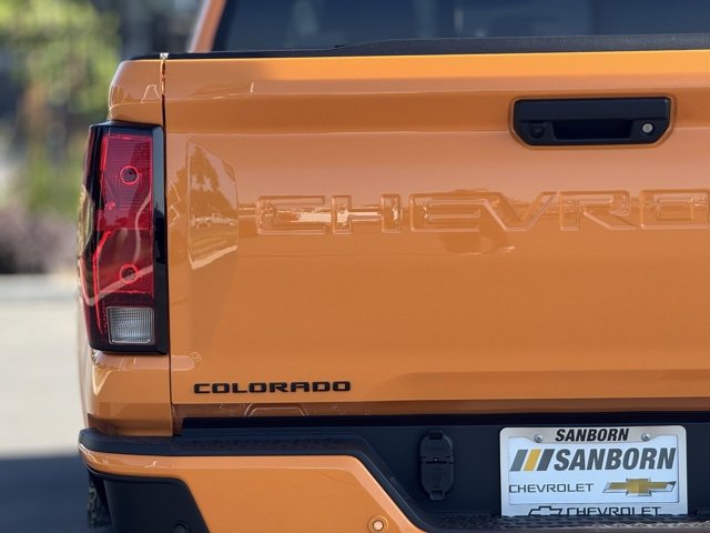 2025 Chevrolet Colorado Work Truck LT photo 5
