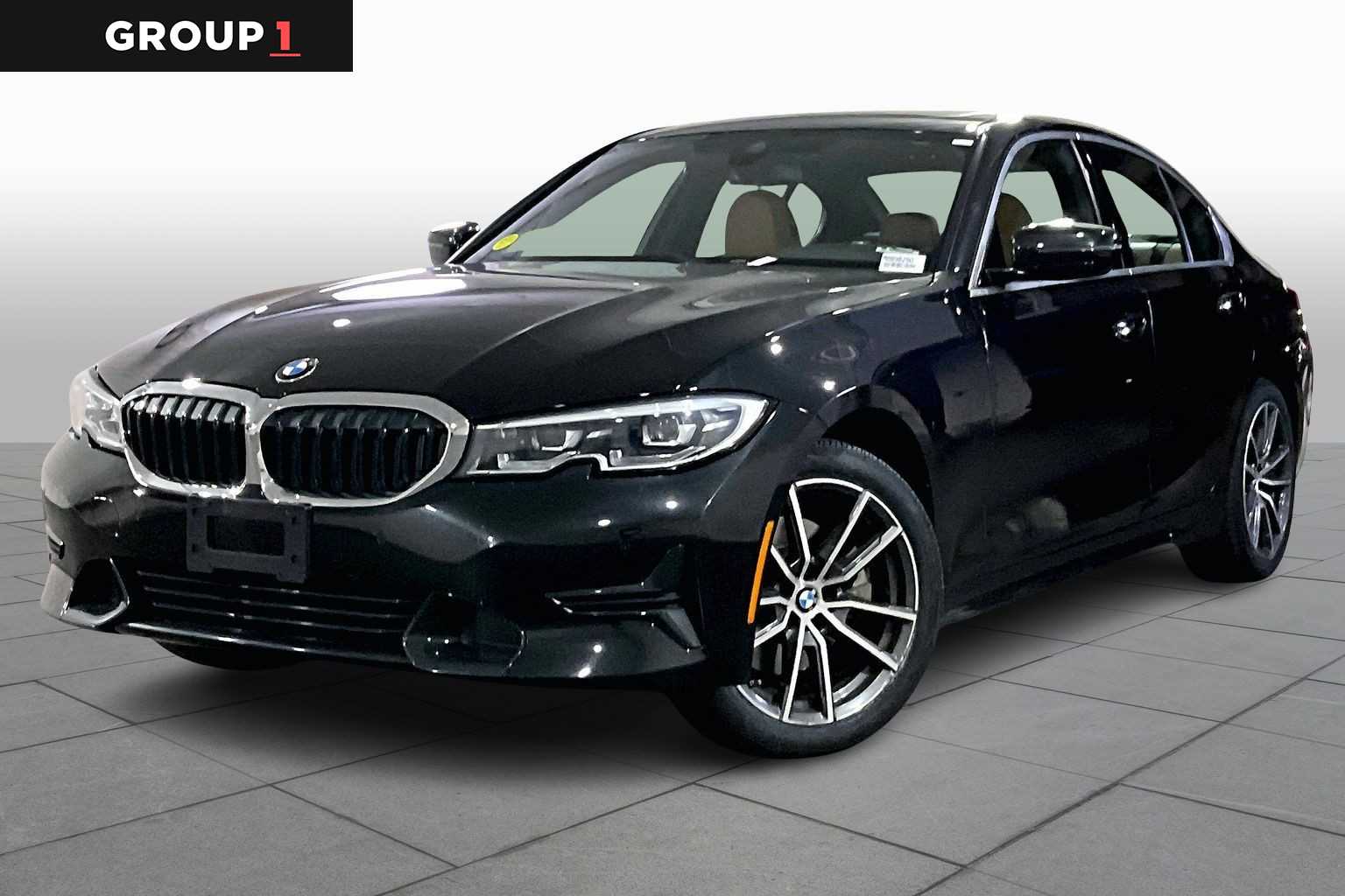 2021 BMW 3 Series 330i's photo