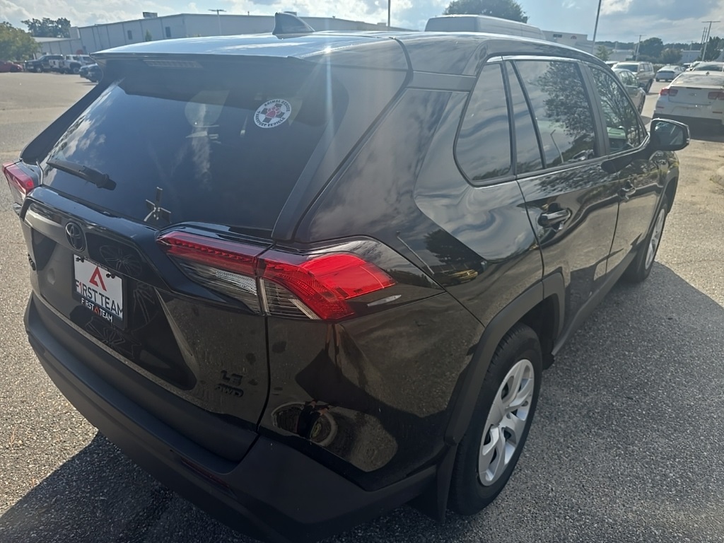 2023 Toyota RAV4 LE photo 4