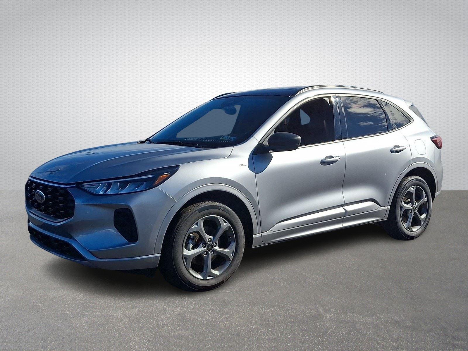 2023 Ford Escape ST-Line photo 2