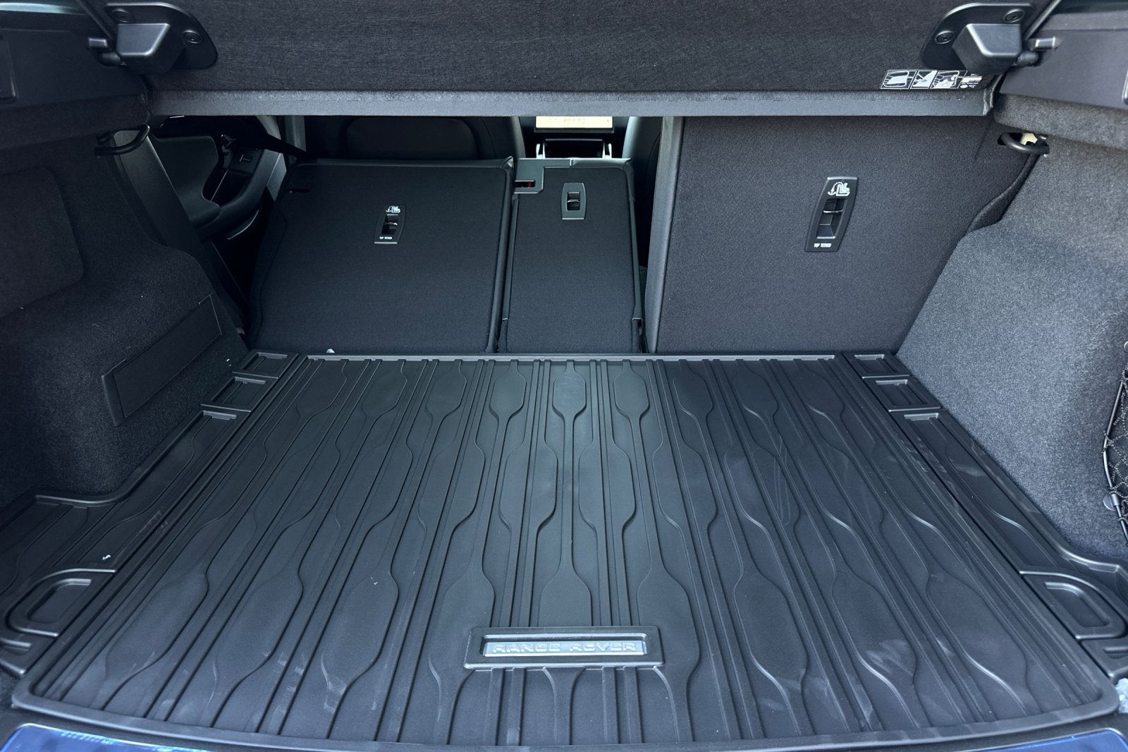 2026 Land Rover Range Rover Evoque Dynamic SE photo 15