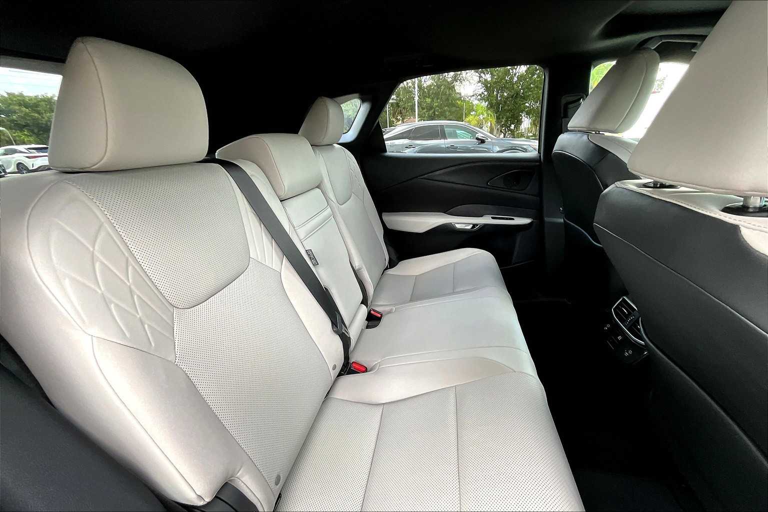 2023 Lexus RX Premium photo 19