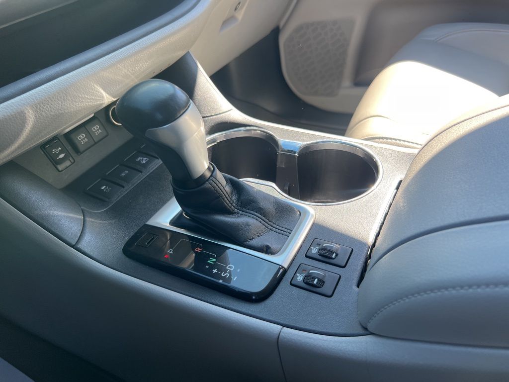 2018 Toyota Highlander XLE photo 32