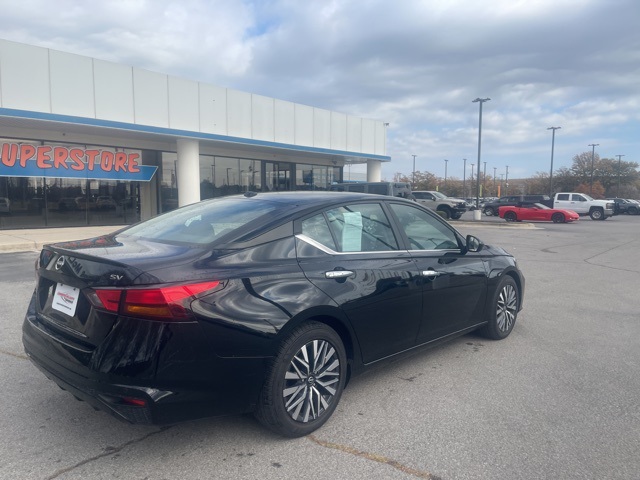 2024 Nissan Altima 2.5 SV photo 2