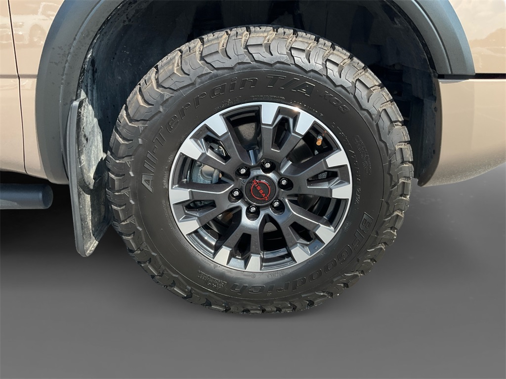 2023 Nissan Titan PRO-4X photo 14