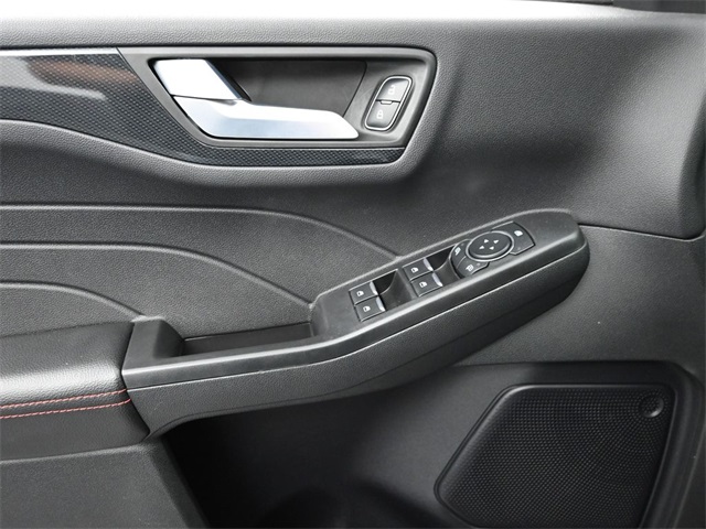 2025 Ford Escape ST-Line photo 5