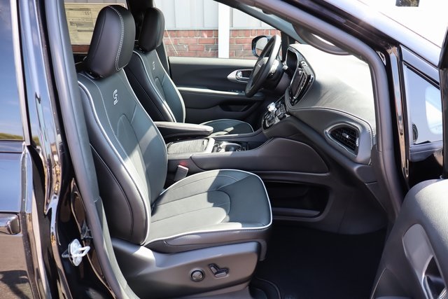 2026 Chrysler Pacifica Limited S Appearance photo 52