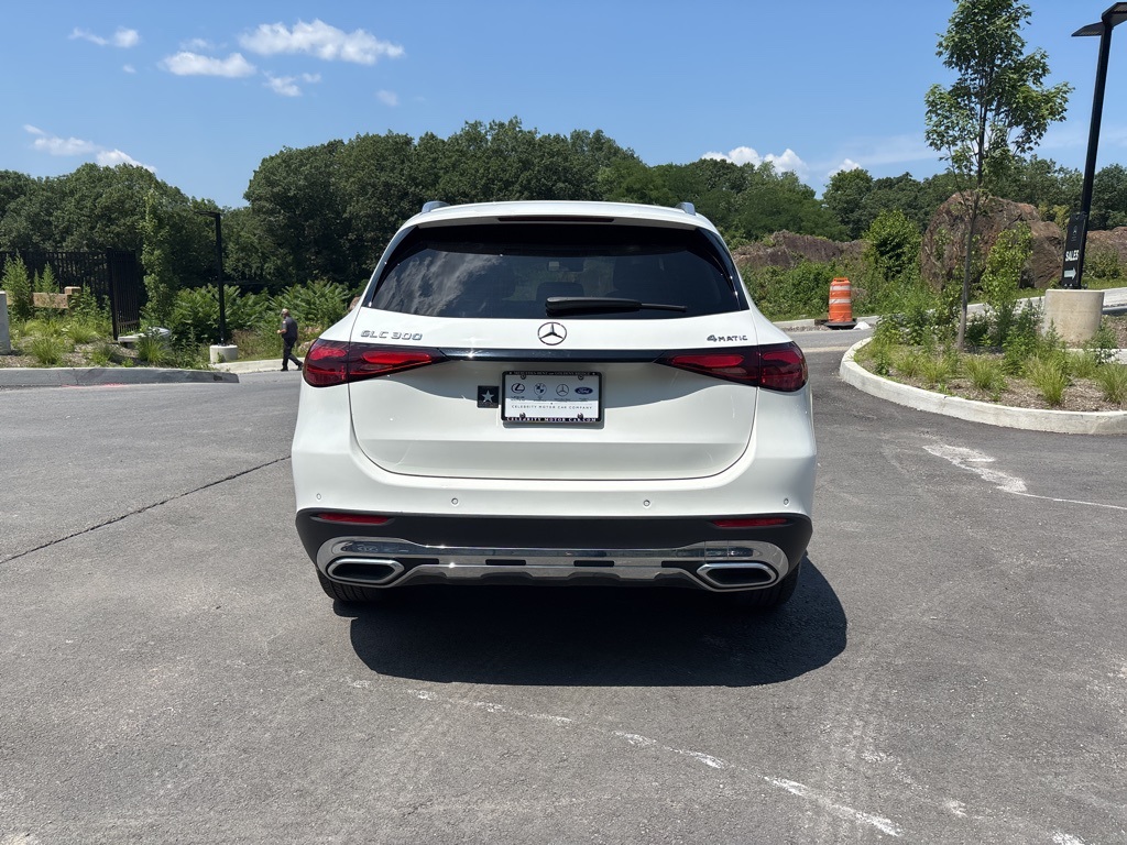 2025 Mercedes Benz GLC 300 photo 6