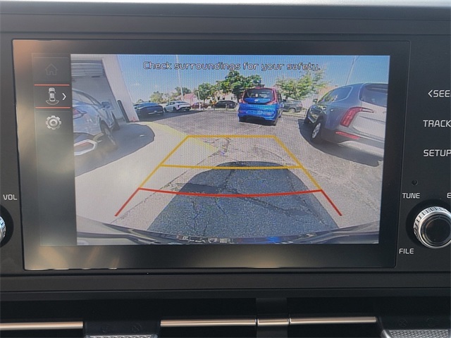 2024 Kia Carnival LX photo 31