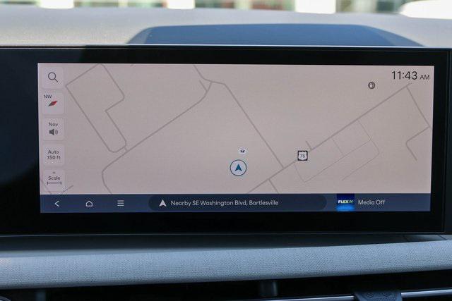 New 2025 Silver Hyundai SEL Convenience FWD image 19