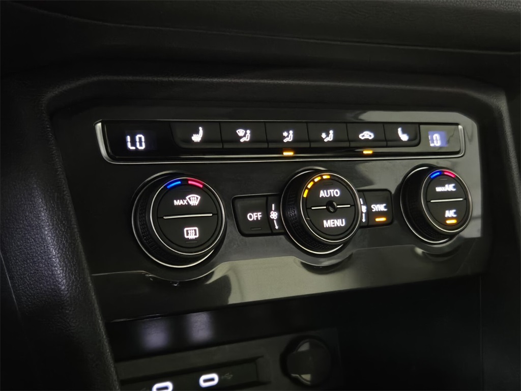 2021 Volkswagen Tiguan SE R-Line Black photo 16