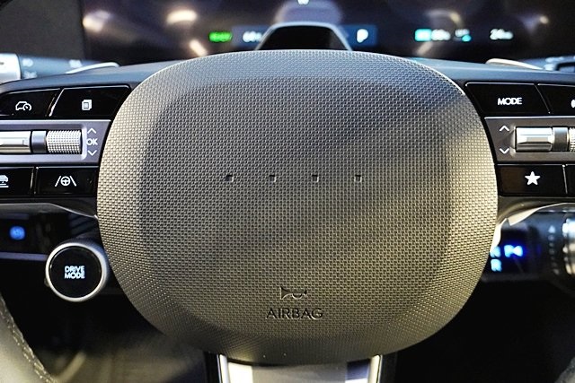 Used 2025 Black Hyundai SEL image 35