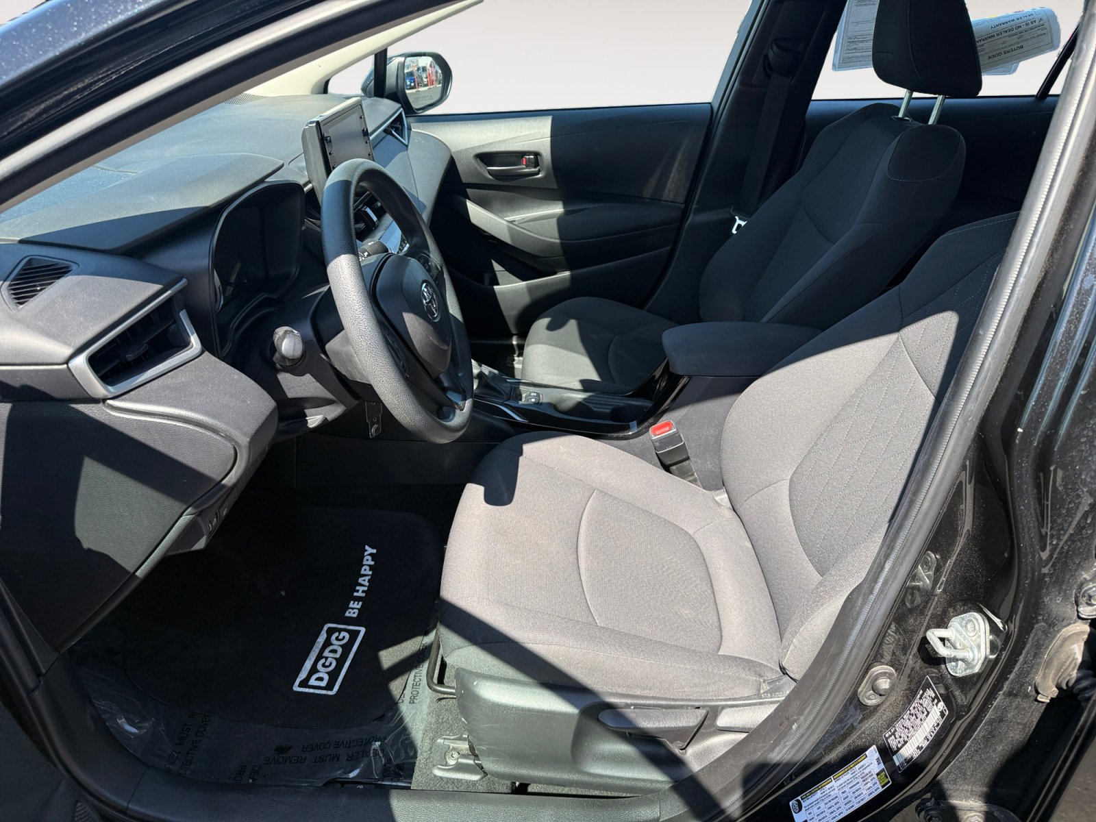 2022 Toyota Corolla LE photo 10