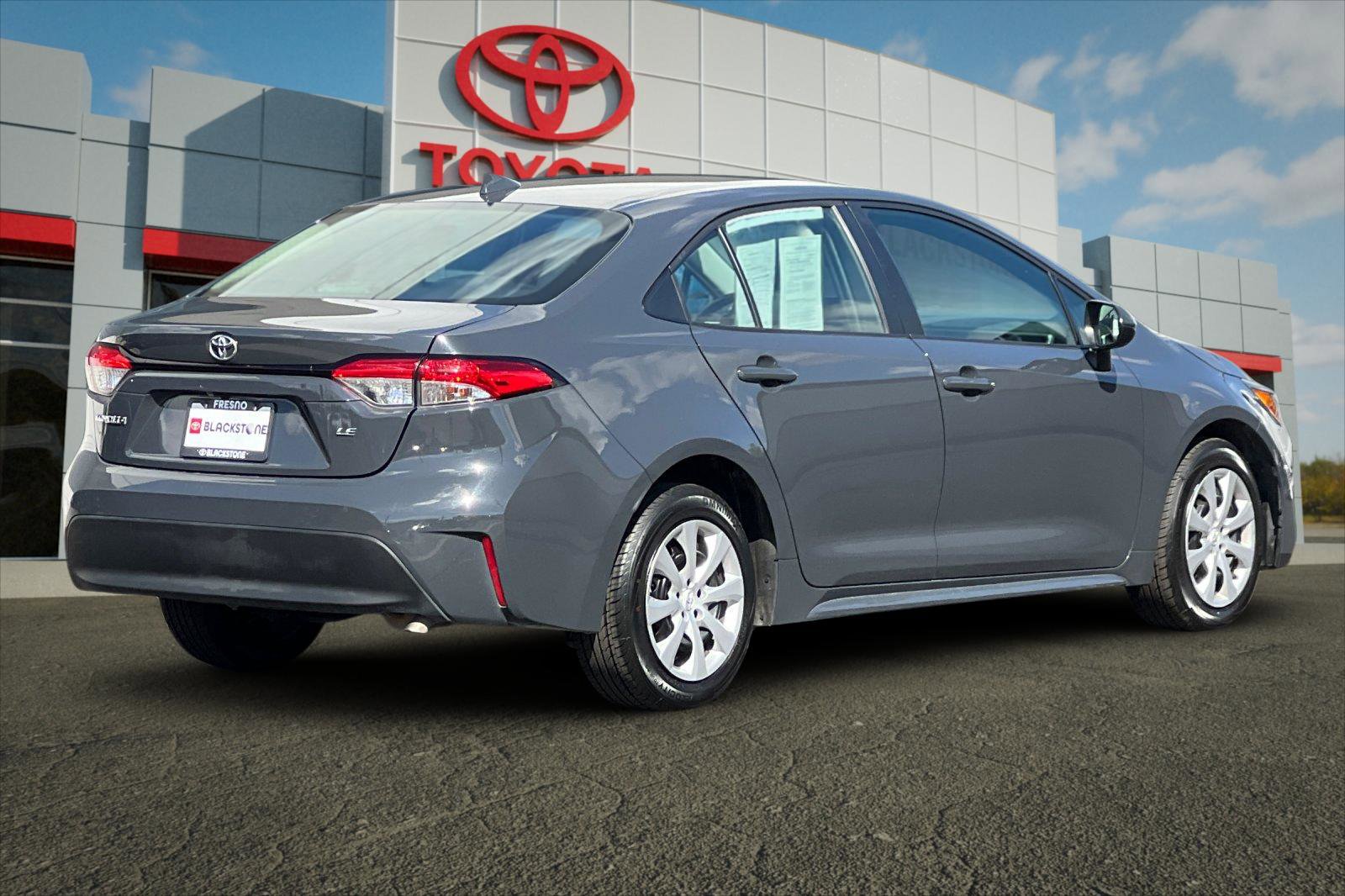 2024 Toyota Corolla LE photo 3