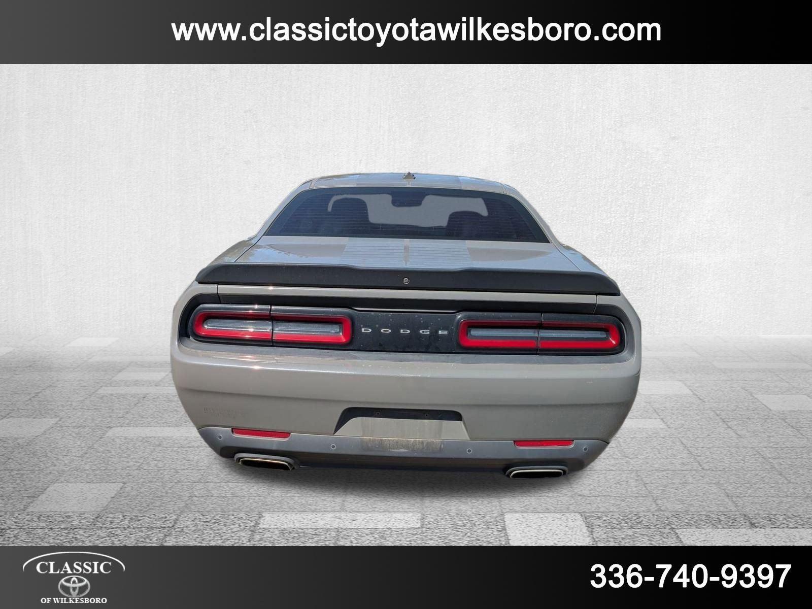 2017 Dodge Challenger SXT Plus photo 7