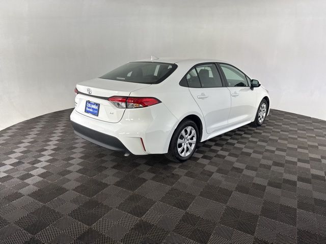 2024 Toyota Corolla LE photo 5
