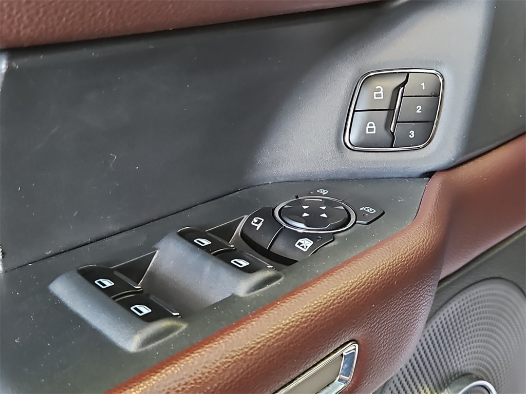 2023 Ford Expedition Limited photo 32