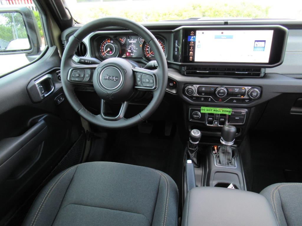 2025 Jeep Gladiator Sport S photo 13