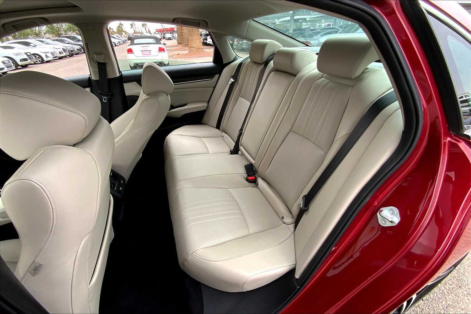 2022 Honda Accord Touring photo 19